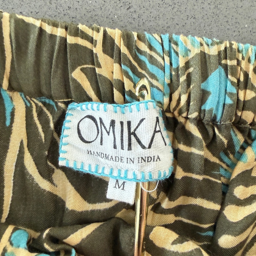Omika Anthropologie One Shoulder Peplum Blouse M Green Floral Resortwear Luxury - Picture 3 of 7
